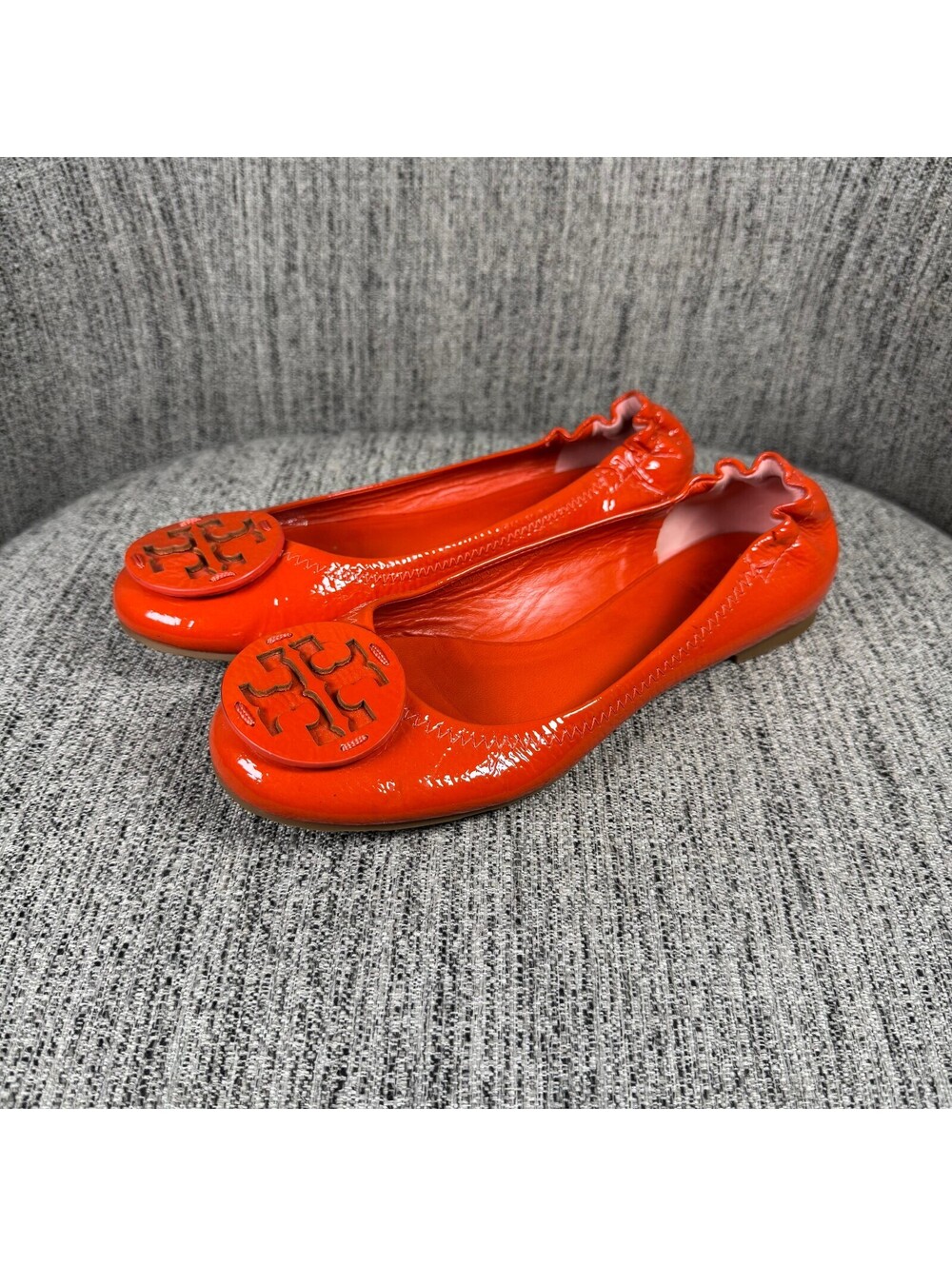 Tory Burch Reva Orange Patent Leather Ballet Flats Logo Shoes Womens Size 8.5